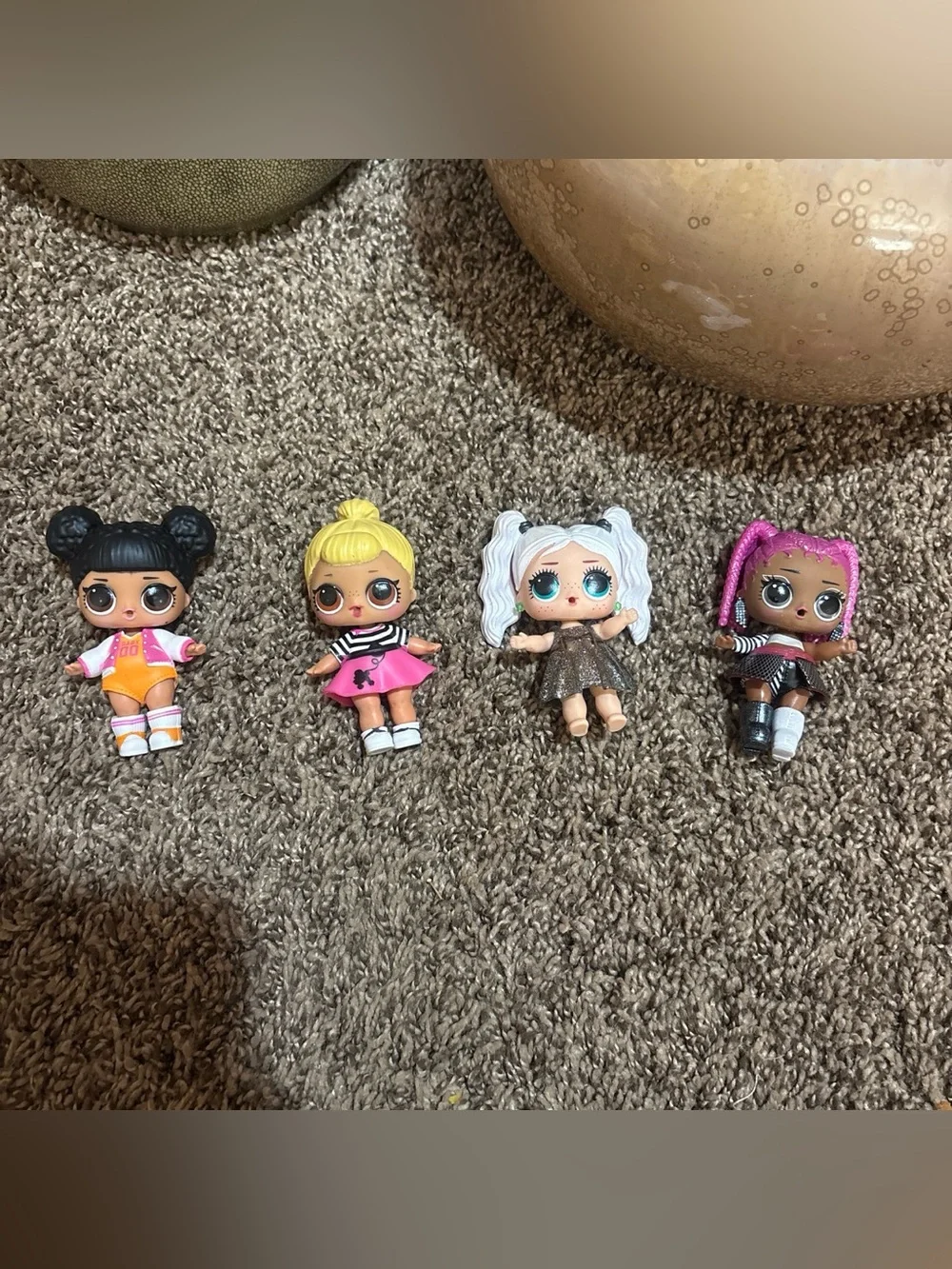 lot of 4 L.O.L. Surprise mini dolls!
